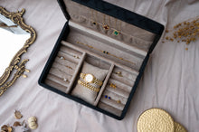 Load image into Gallery viewer, Esmeralda - Black Classic Jewelry Box
